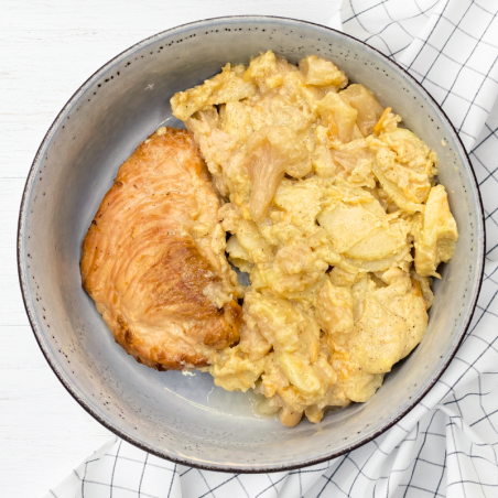 Filet de poulet rôti , gratin de pommes de terre et chou-fleur