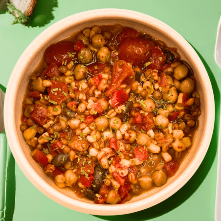 Salade végétarienne, légumes et céréales