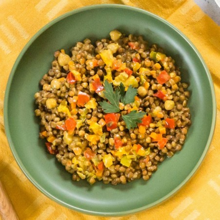 Mélange végétarien de lentilles et légumes au lait de coco