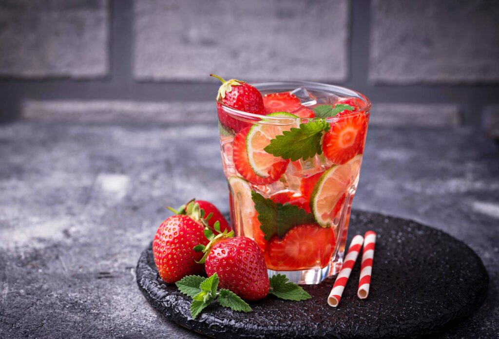 Eau détox fraise menthe