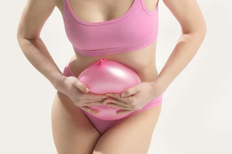 Ballonnement ventre femme
